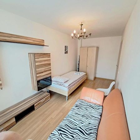 Bine Ati Venit La Maria Str Ion Alexandru Nr 1 Bl 14 Ap 1 Appartamento Arad Esterno foto
