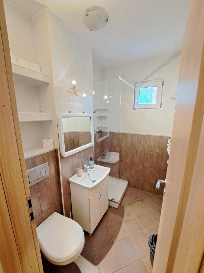 Bine Ati Venit La Maria Str Ion Alexandru Nr 1 Bl 14 Ap 1 Appartamento Arad Esterno foto